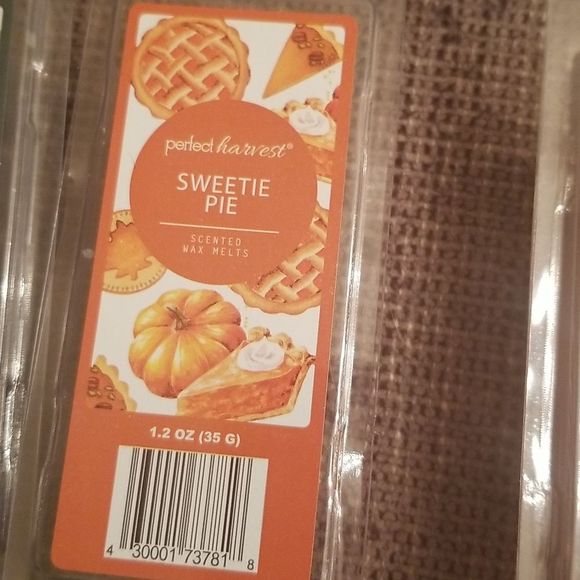 Perfect Harvest Wax Melts Set of 4! Sweetie Pie,Sunwashed Flannel, Sugar Churros - Picture 4 of 7